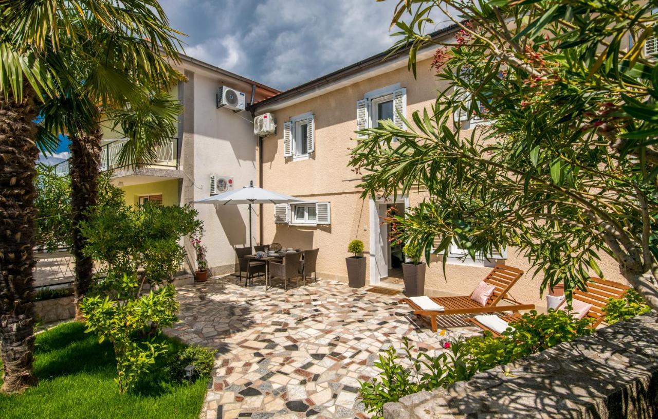 Holiday House Serenity Malinska Luaran gambar